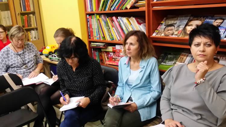 By nie złapać się w sieć... - internetowe zagrożenia